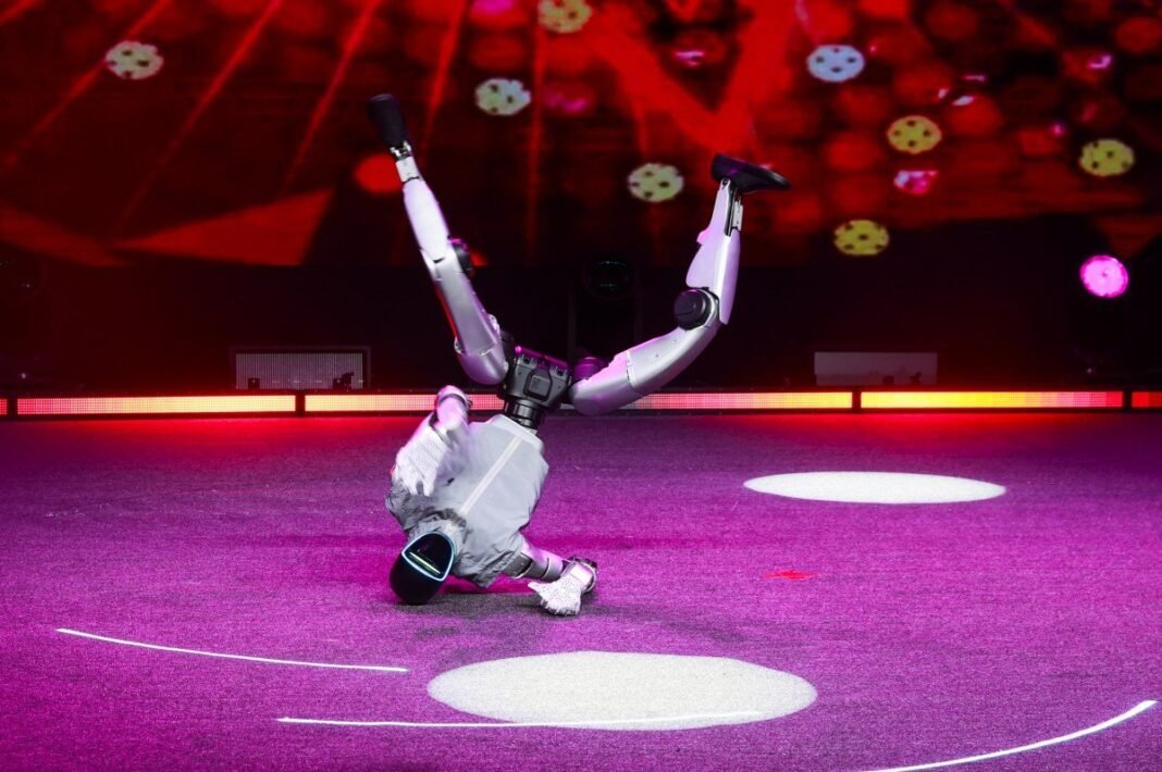 Robot plesao previše blizu stola