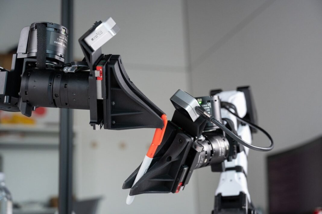 XDOF: Novi igrač u robotici