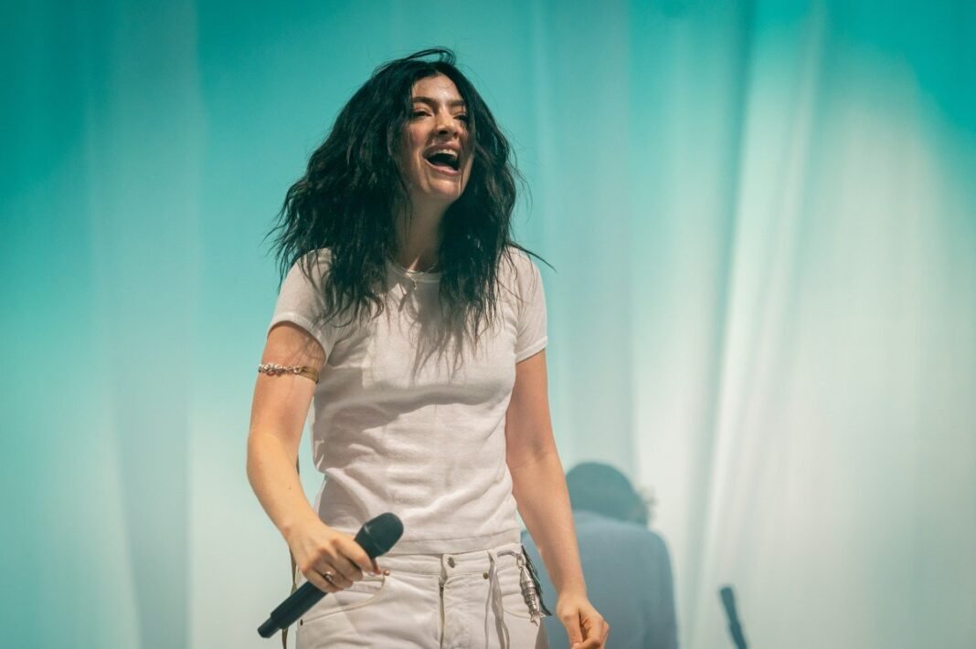 Lorde kritizira Meta AI naočale na festivalu