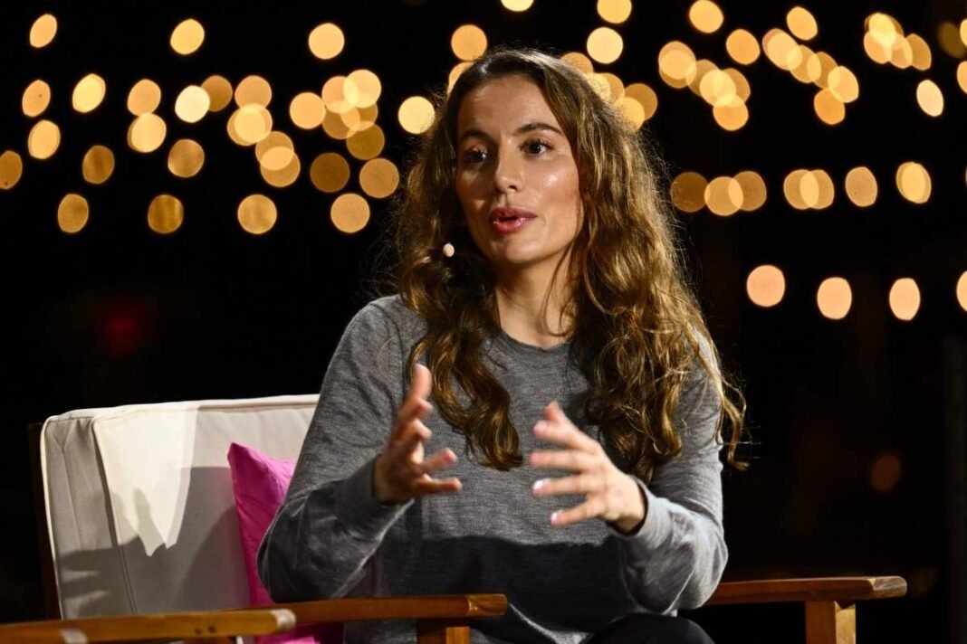 Startup Thinking Machines predstavio vlastiti AI model Inkling